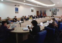 Au vrut să taie banii de la organizarea alegerilor pentru a-și mări salariile