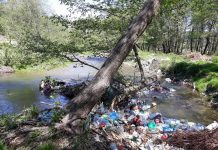 Râul Motru, un depozit de gunoaie