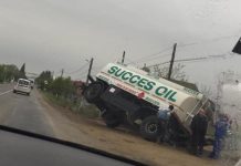 A dat cu cisterna în groapă