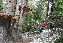 Parcul de aventură din Rânca, luat cu asalt de turişti