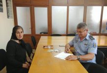 A găsit pe o bancă un portofel cu banii, carduri și bijuterii. Ce a făcut cu bunurile