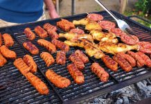 Petrecere în pădurea de la Drăgoieni