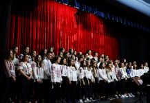 Concert susținut de trupa muzicianului francez Pierre Donoré alături elevii Colegiului Național „Tudor Vladimirescu”