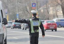 Transporta produse de patiserie fără acte! Ce a pățit tânărul din Baia de Fier!