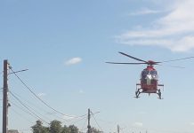 VIDEO Un elicopter SMURD a aterizat pe un drum din Gorj pentru a prelua victima unui accident