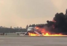 Avion aterizat în flăcări. 13 persoane au murit