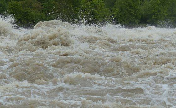 Cod galben de inundaţii pentru râuri din 16 bazine hidrografice. Patru județe se află în cel mai mare pericol