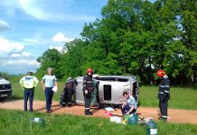 Mașină răsturnată de o șoferiță începătoare