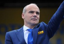 Rareş Bogdan, AŞTEPTAT, în această seară, la Târgu-Jiu