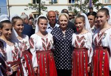 Imagini cu Viorica Dăncilă în timpul vizitei de ASTĂZI de la Novaci!