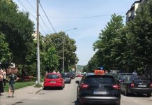 Fetiță lovită de o mașină cu şcoala de şoferi într-o intersecție din Severin!