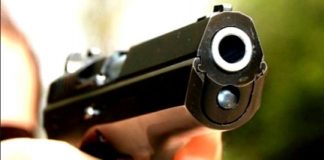 Un individ a tras cu pistolul către un polițist și un jandarm, în Gorj