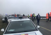 Trafic reluat pe Transalpina, prin ploaie, frig și ceață!