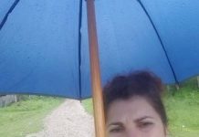 Viorica Băltărețu hărțuită din nou de primarul comunei Albeni: pusă să dea explicații de ce a stat de vorbă câte 10 minute cu trei cetățeni