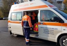 Accidentată de o mașină care ieșea dintr-o parcare