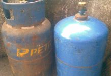 Reținut după ce i-a furat buteliile fratelui său!