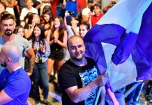 Atmosferă incendiară la Tg-Cărbunești, după promovarea echipei în Liga 3! Jucătorii și suporterii au urcat pe scenă, la Festivalul Berii