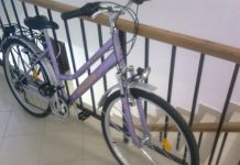 Biciclete lăsate în scări de bloc, furate cu tot cu dispozitivul antifurt