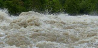 Cod portocaliu de inundaţii pe râuri din 23 de judeţe, în acest weekend