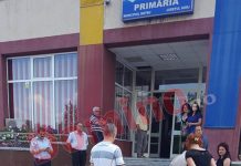 Salariile pe mai pentru funcționarii unei PRIMĂRII, date la jumătate și cu o întârziere de o săptămână! Tranșa a doua la sfântu’ așteaptă!