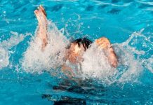 Băiatul care s-a înecat într-o piscină a fost salvat