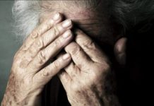 Și-a agresat mama și bunica de 80 de ani