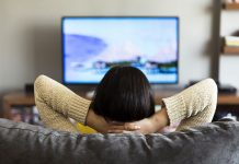 Câteva ore de uitat la televizor sunt mai dăunătoare decât o zi de muncă