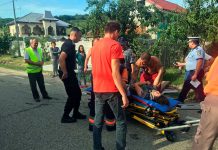 Adolescentă lovită de mașină la Licurici