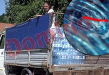 Apă plată cu termen de EXPIRARE în câteva zile, oferită de o fundație localnicilor din satul Pinoasa