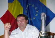 Petrescu se dă la "iresponsabilul" Morega şi-i cere să lase PC-ul în pace