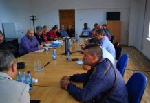 O nouă întâlnire între cabanieri și autorități, la Rânca. Vor apărea noi parcări și va crește vieza maximă pe Transalpina