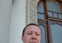 PROTEST în fața PRIMĂRIEI Târgu Jiu!