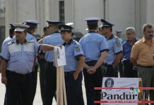 Protest în premieră al poliţiştilor gorjeni