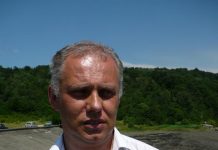 La 0756050757 îi puteţi reclama pe cei care aruncă gunoaiele aiurea