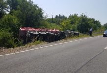 Accident la Sadu! Un autotren s-a răsturnat!