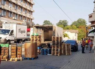 Supermarket amendat pentru că a blocat Calea Eroilor din Târgu Jiu