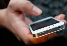 I-a furat telefonul de pe tejgheaua unui magazin din Rovinari