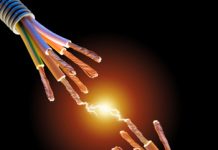 Incendiu la Brănești, provocat de un arc electric https://gorjeanul.ro/