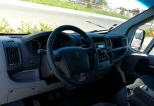 Conducea o autoutilitară fără a poseda permis de conducere http://feedproxy.google.com/