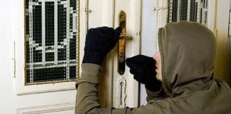 Gorj: Bărbat reținut de poliție, după ce a spat o casă din Vladimir