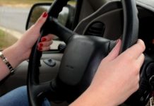 Tânără, la volan fără permis