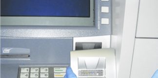 În dosarul instrumentat de procurorii DIICOT s-a reţinut că bărbatul a montat aparatură de skiming pe bancomate din Olanda.