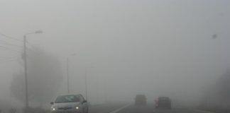Ceaţa îngreunează traficul rutier pe mai multe drumuri din ţară