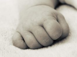 Tragedie imensă la un spital din Târgu Jiu! Un bebeluș a murit la doar zece ore de la naștere!