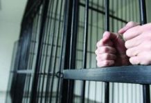 Tineri îndrăgostiți, bătuți în locuința închiriată în Târgu-Jiu