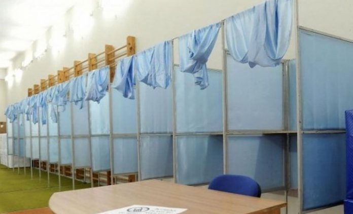ALEGERI PREZIDENȚIALE 2019. Un bărbat din Gorj, sanționat după ce a realizat o filmare în cabina de vot 16