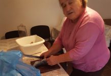 Mâncare gătită în sediul Primăriei Bumbești Pițic. „Iar a fost pusă în funcţiune «cantina» primăriei“