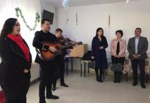 15:27 Bacio i-a colindat pe bătrânii de la Căminul Suseni