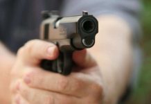 Pensionar amenințat cu un pistol pe o stradă din Motru