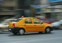 L-a luat cu taxiul și l-a jefuit. Cum a fost pedepsit!